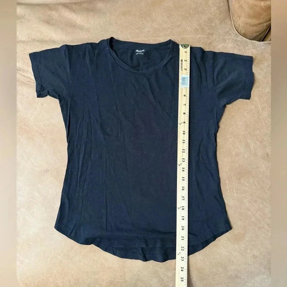 Madewell Black Basic Tee Size Small - Tiny Hole - Picture 3 of 7